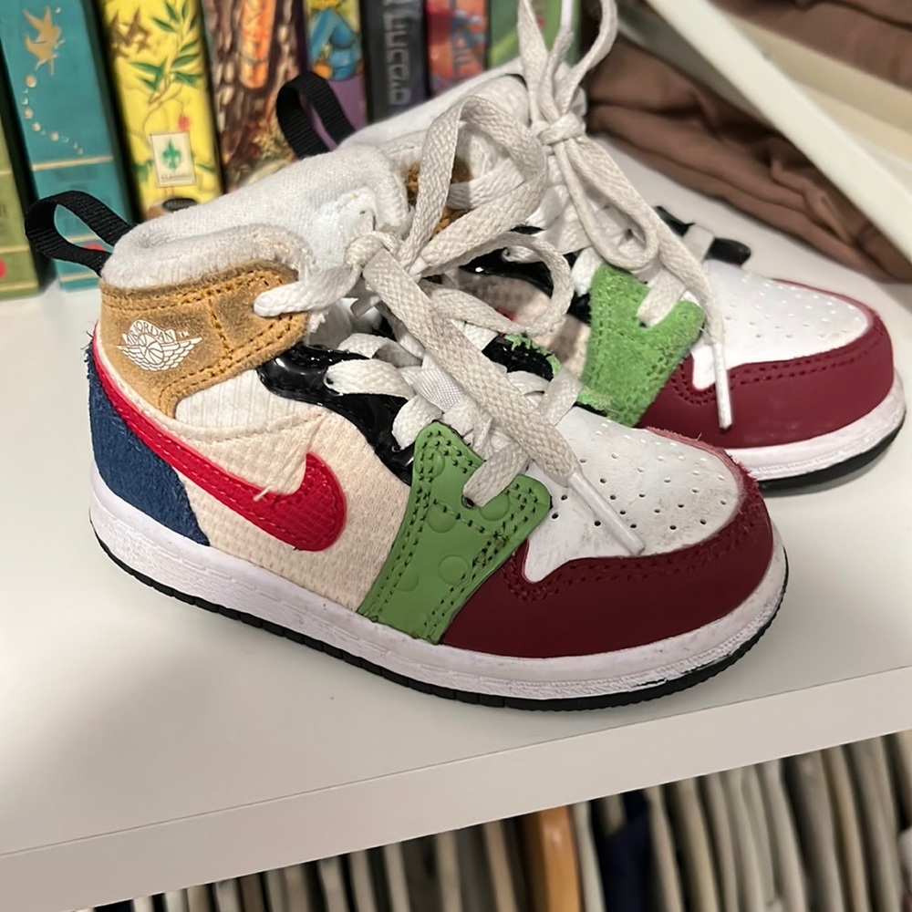 Nike air Jordan mid size 7C